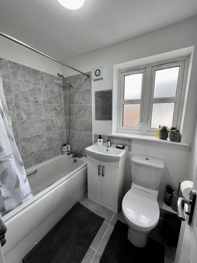 North Colchester Homestay Mile End Exteriör bild